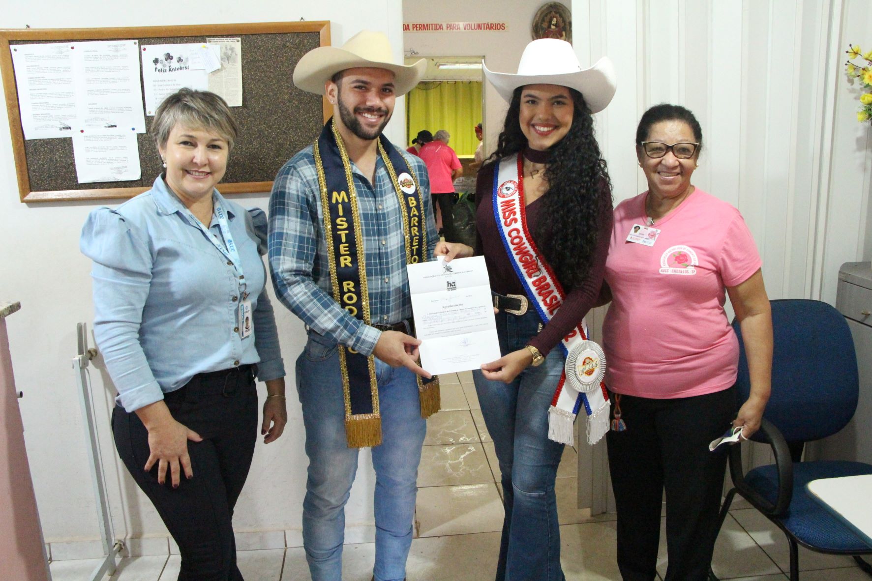 Projeto Super Conscientes e Concurso Miss & Mister Rodeio Brasil fazem doação para Campanha Tampinhas de Amor